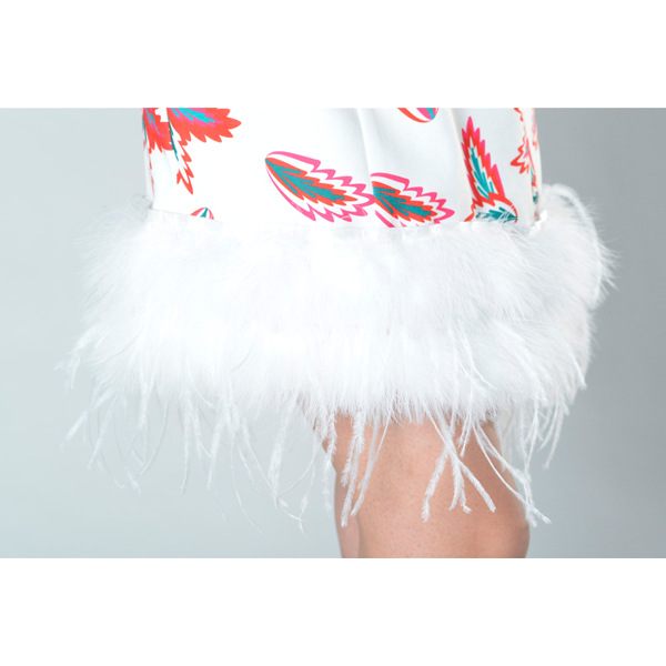 SY018撞羽毛吊帶連衣裙細(xì)節(jié)圖 SY018撞羽毛吊帶連衣裙細(xì)節(jié)圖